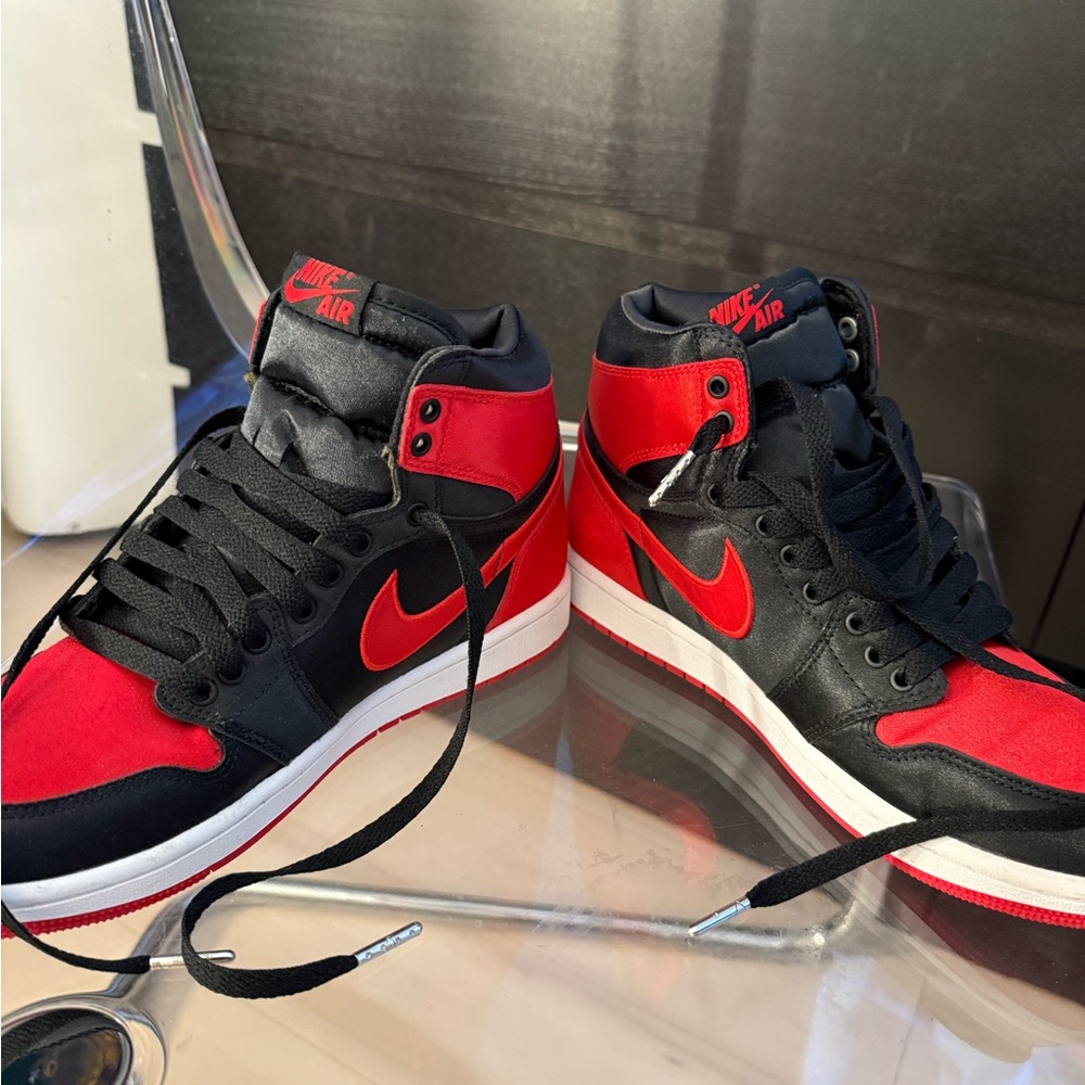 Air Jordan 1 Retro High OG Satin Bred - Women’s 8.5 (red and black) Jordans,Nike - Picture 7 of 8
